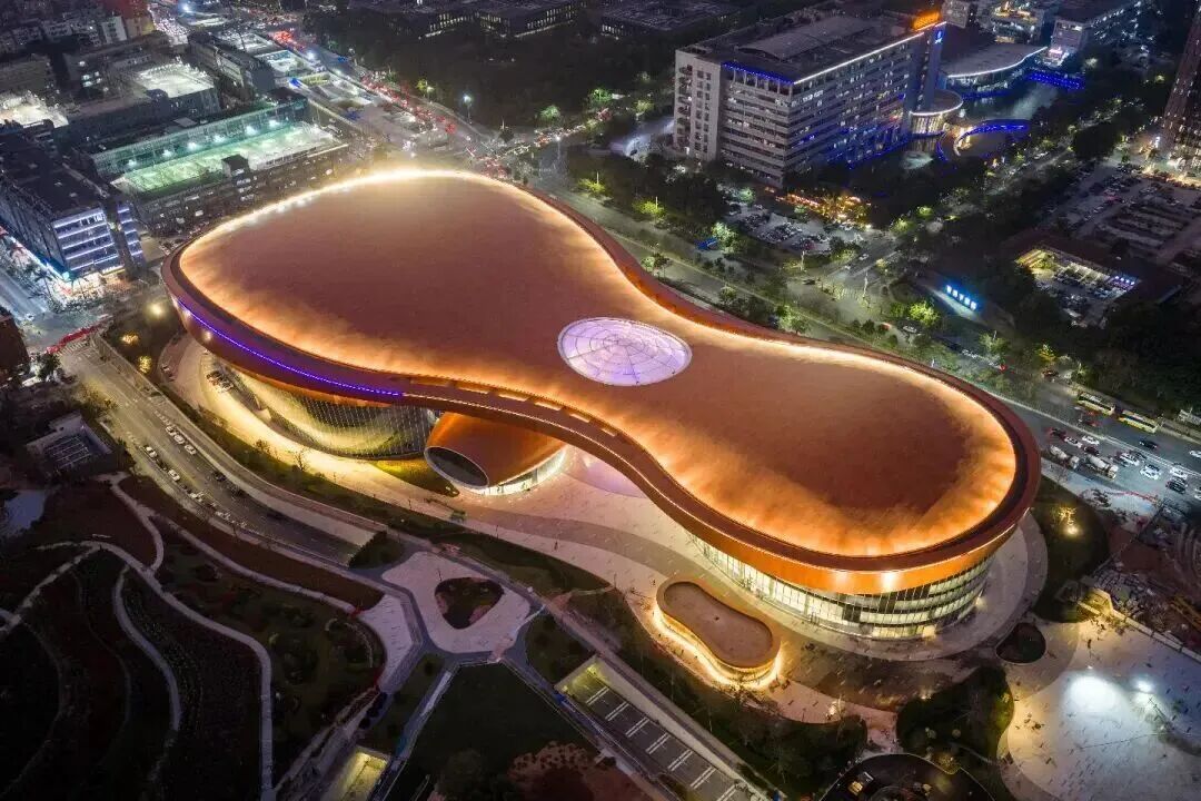标杆案例｜龙岗国际艺术中心亮相，利亚德励丰文化赋能大湾区文化建设