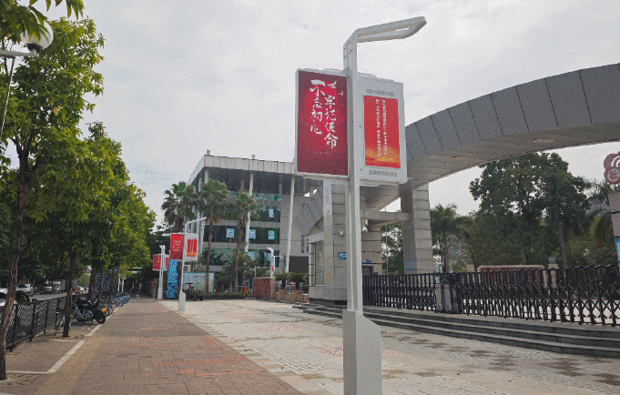 智慧城市建设新引擎——灯杆屏如何重塑城市空间体验