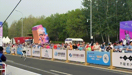 利亚德连续四年赋能北京亦庄半马！科技护航“人机共跑”启新程