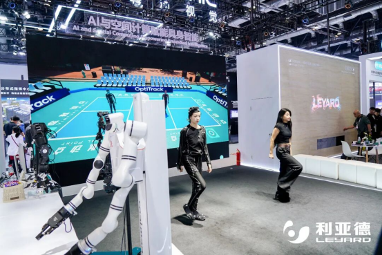  利亚德的新棋局：为具身智能铺就“数据阶梯”