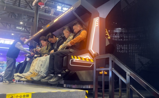 中小场地也能解锁裸眼3D飞行狂欢!康硕展推出8座LED球幕飞行影院