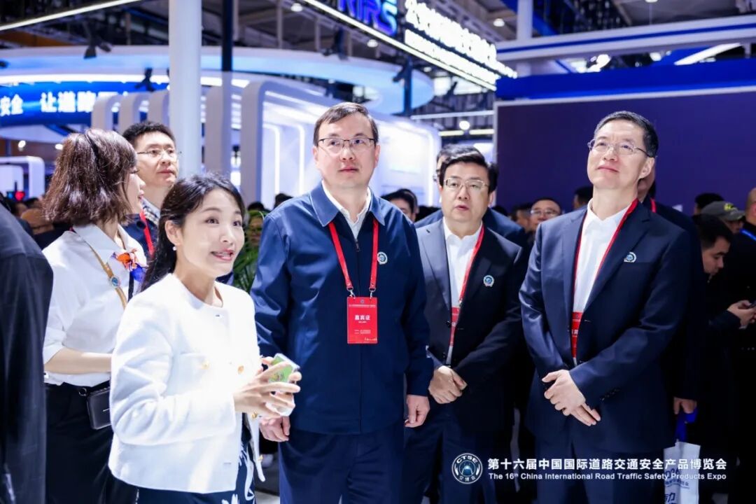 一键解锁交博会，海康威视精彩时刻