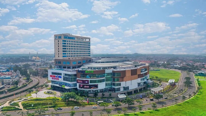 雷曼光电为Living World购物中心打造500㎡LED显示整体方案焕新商业活力