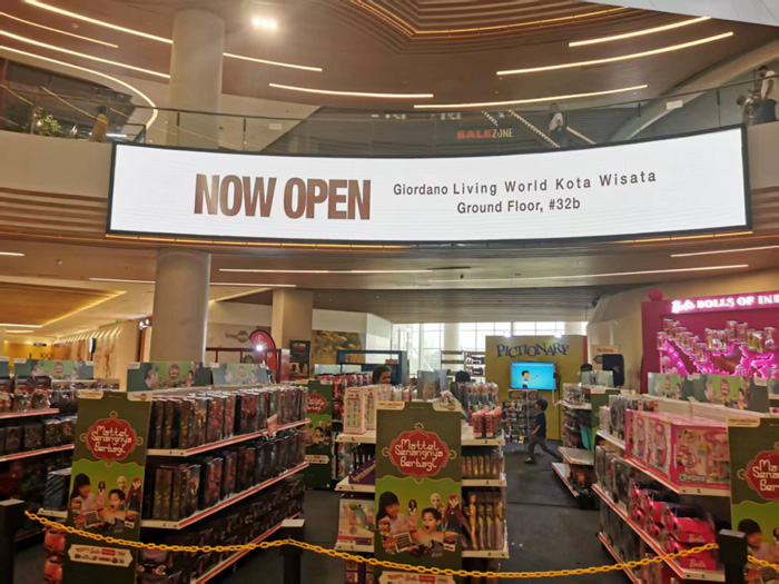 雷曼光电为Living World购物中心打造500㎡LED显示整体方案焕新商业活力