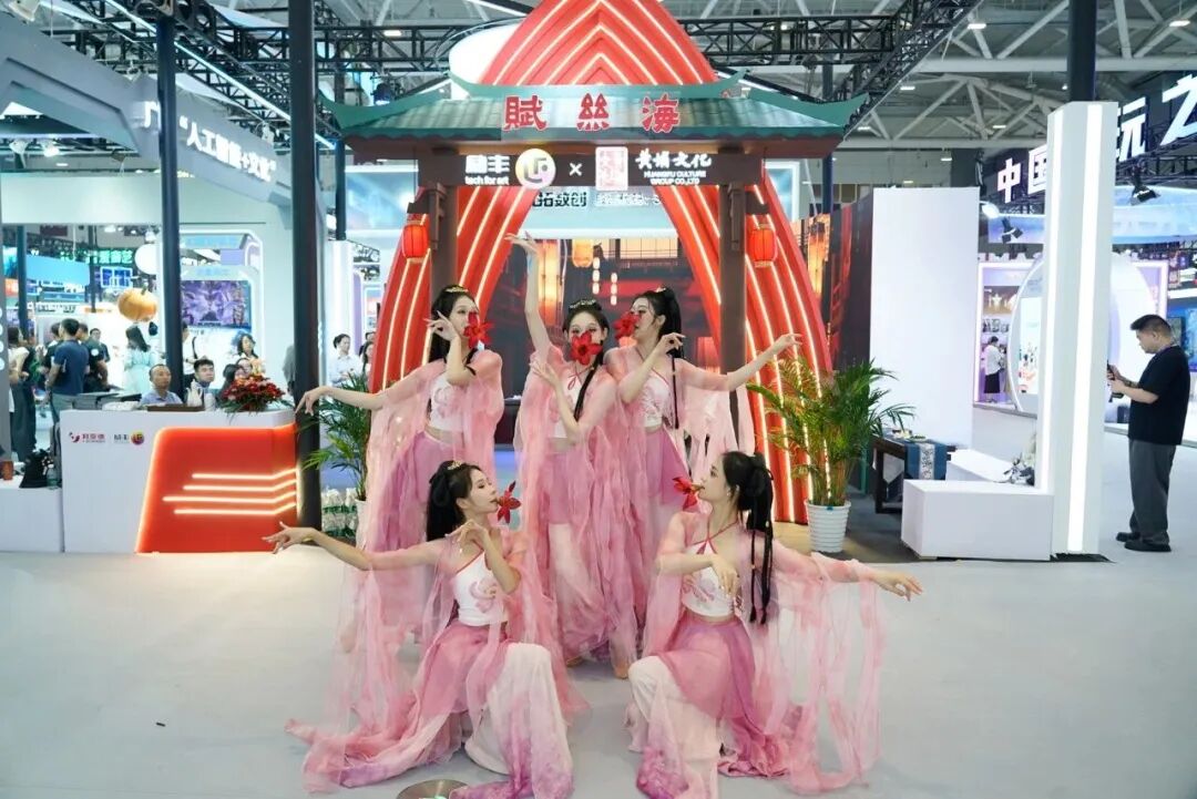 文博会现场直击 | 利亚德如何用科技“点亮”文化产业？